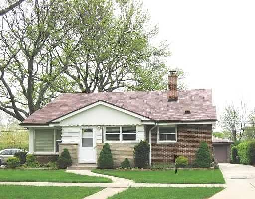 1st image of 10658 W Canterbury St