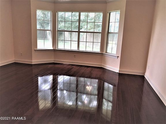 4th image of 206 Huckleberry Dr
