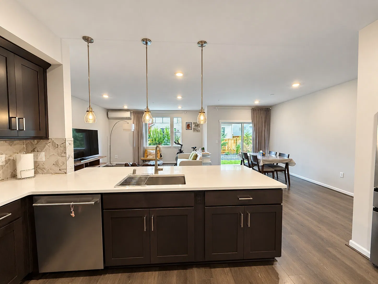 1 bed, 1000 sqft, $1,950 — Photo 4