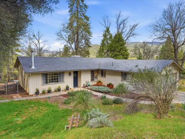 50047 Hangtree Ln, Oakhurst, CA 93644