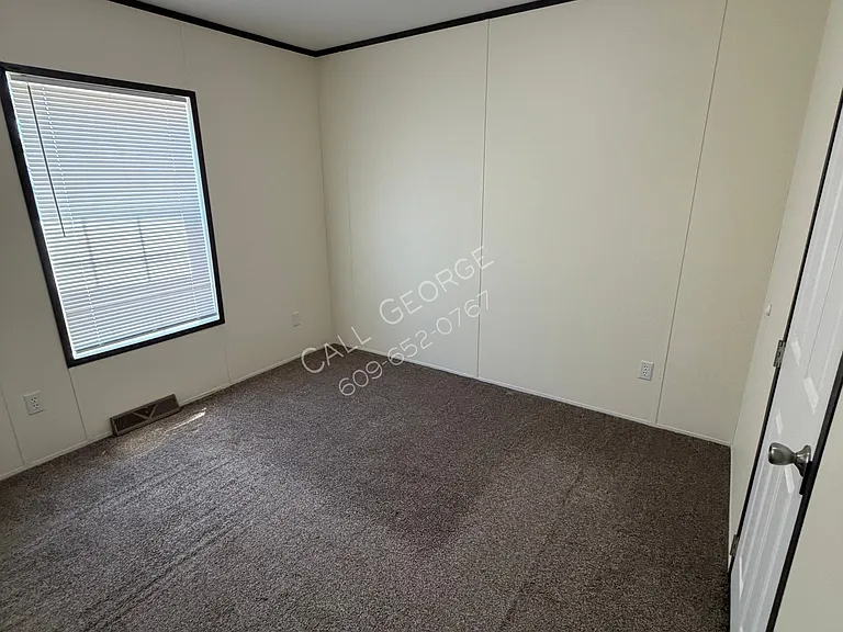 719 Pine Ave — Photo 13
