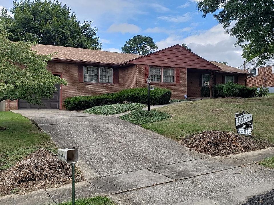 1st image of 316 E Fairlawn Dr