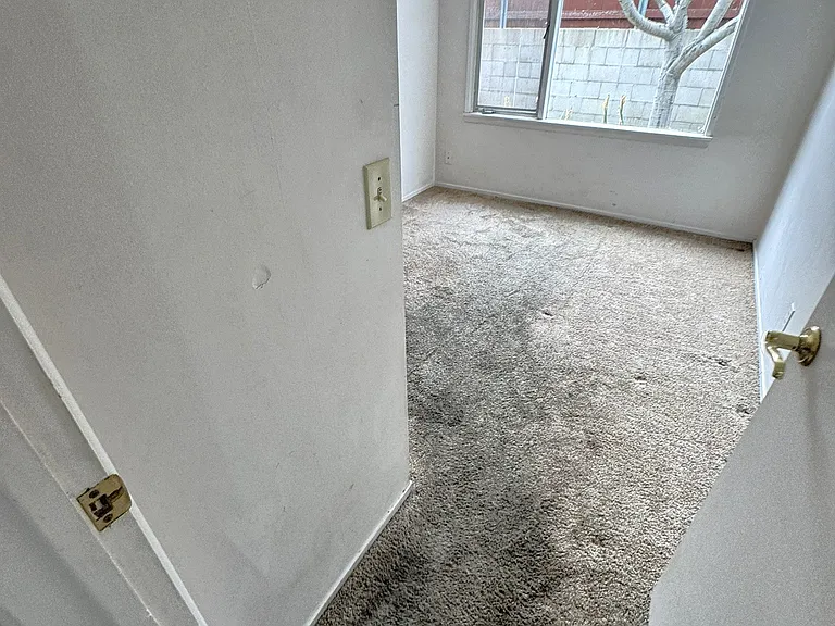 2441 Helena St — Photo 15