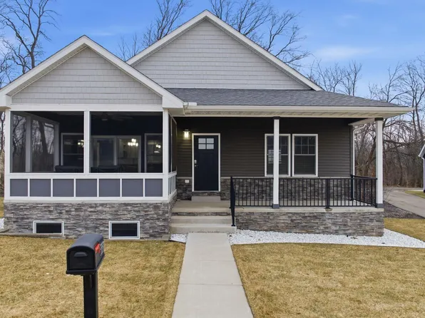 3331 Blarney Dr, South Bend, IN 46628