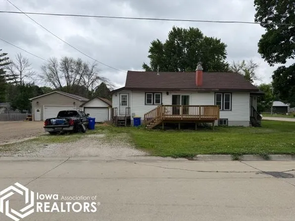 488 3rd Ave SW, Britt, IA 50423