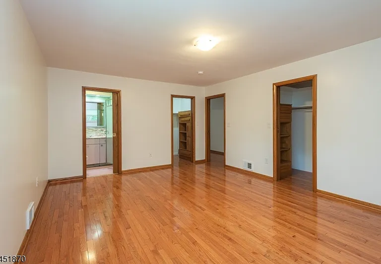 681 Easton Ave — Photo 10