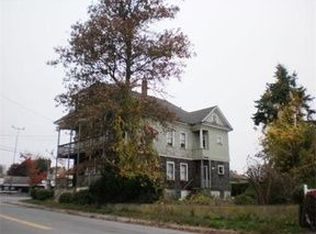 22 Cove Rd, Dartmouth, MA 02748