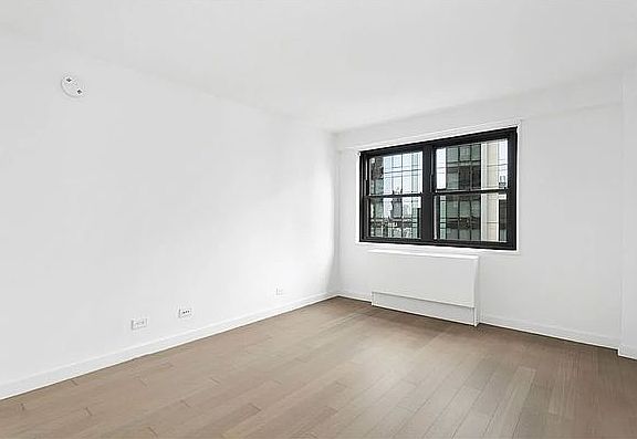 3rd image of 222 E 39th St APT 13F