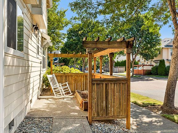 Sweet patio space out front.