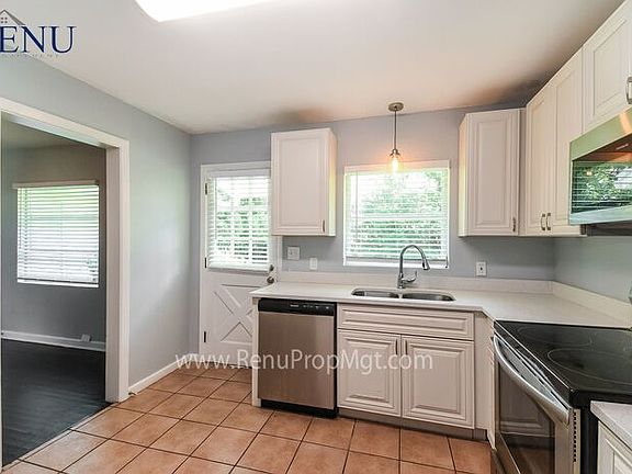 5th image of 6416 Solandra Dr S
