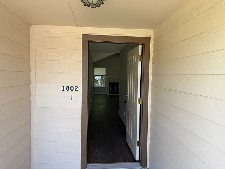 1802 Magazine St — Photo 3