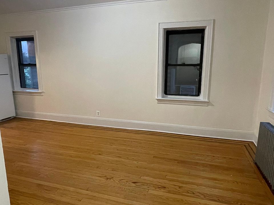 1st image of 8716 Park Ln S #3