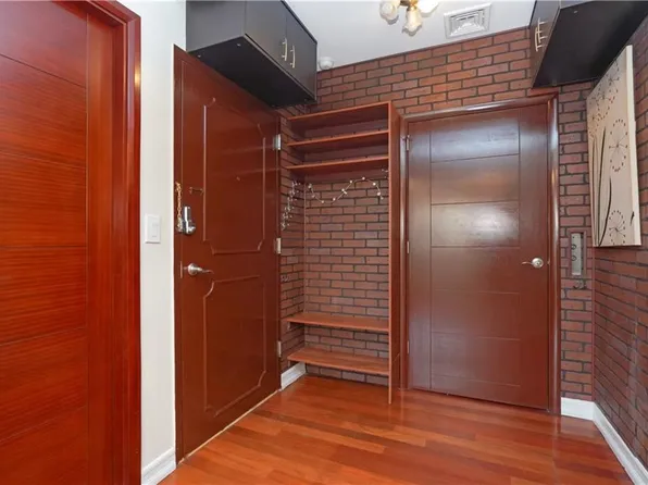 2874 Brighton 3rd Street image 4 of 32