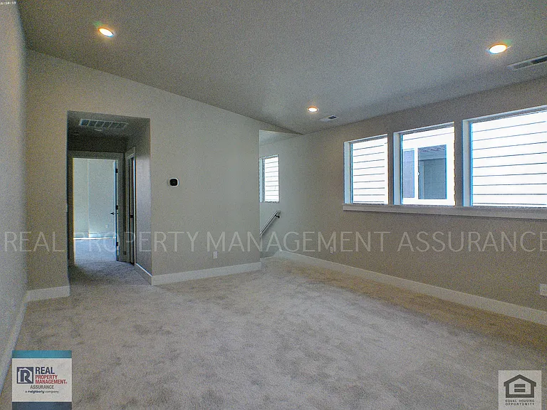 7365 SE Benedict St — Photo 32