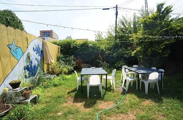 Rented by Compass | media 21