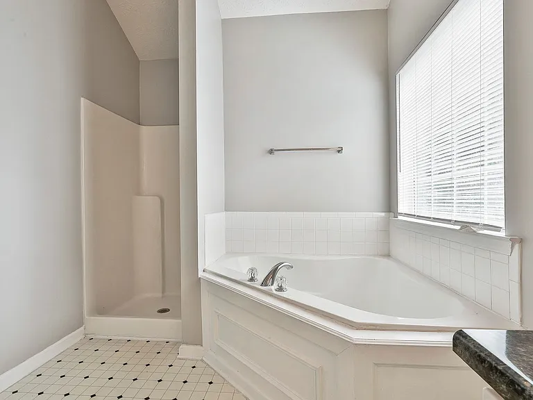 12450 Lakeside Pkwy — Photo 13