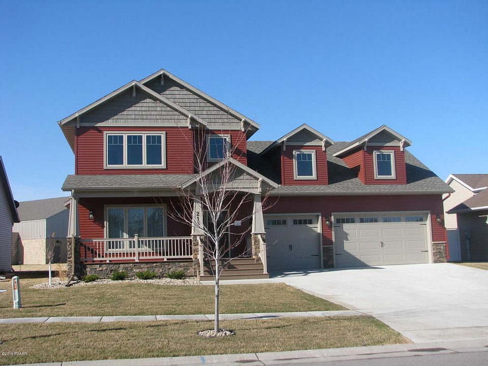 1st image of 215 37th Ave E