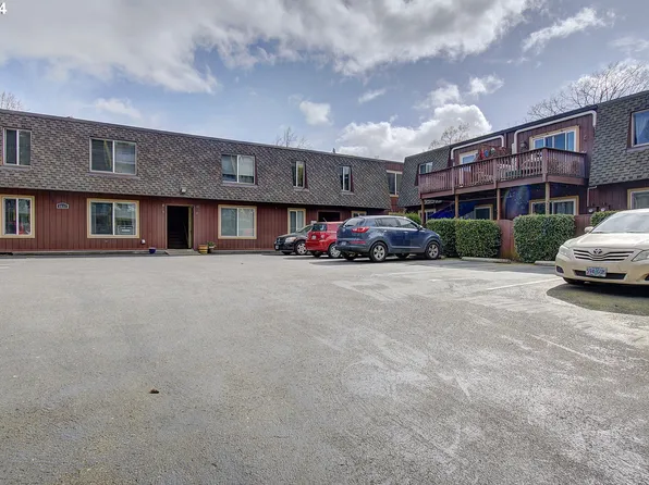 8833 N Syracuse St APT 10, Portland, OR 97203