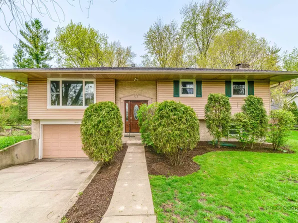 15440 W Fair Ln, Libertyville, IL 60048