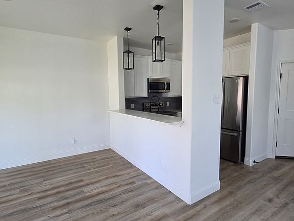 3rd image of 1602 Clay St #1602