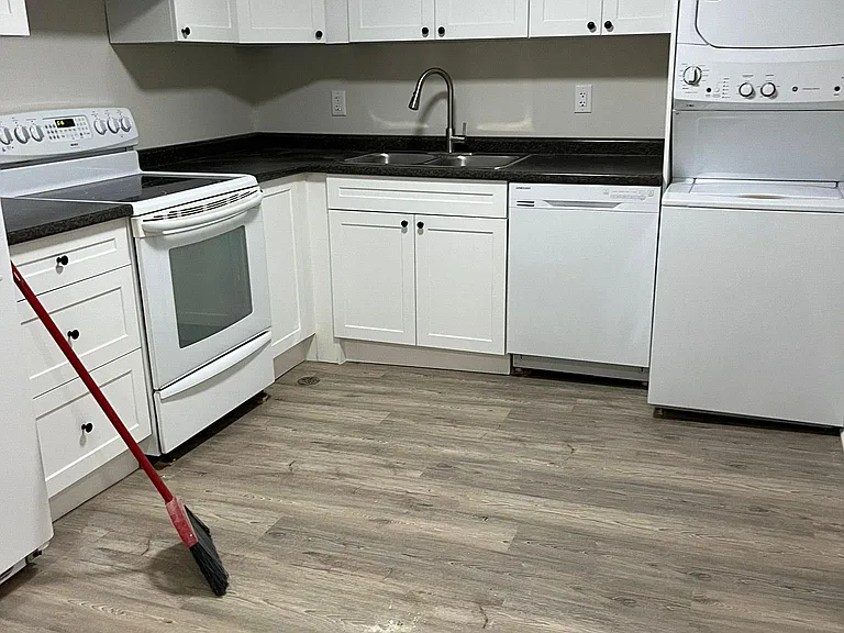 130 Nicholas Cres #BASEMENT — Photo 3