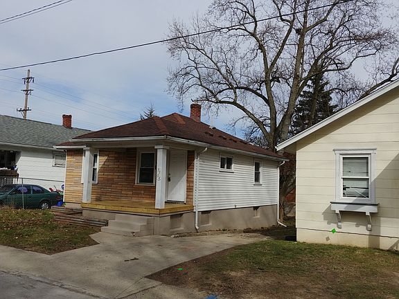3rd image of 3504 Le Juene Dr