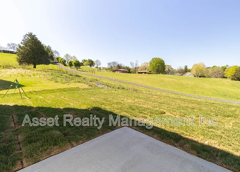 2063 Southwood Cir — Photo 24