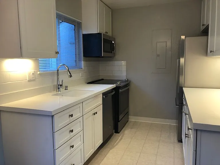 Village Square Townhomes — Photo 26