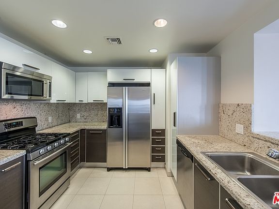 3rd image of 1257 Brockton Ave #Penthouse 1