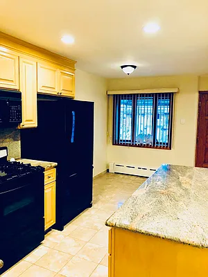 Rented by Zikos Realty Services | media 4