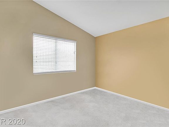 4th image of 2964 Mount Hope Dr