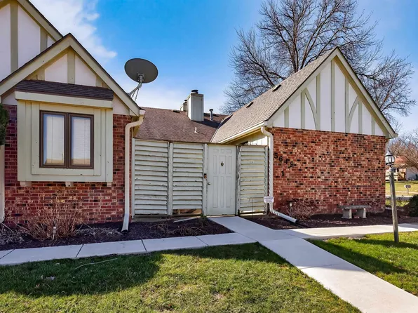 5649 SW Barrington Ct N APT 1, Topeka, KS 66614