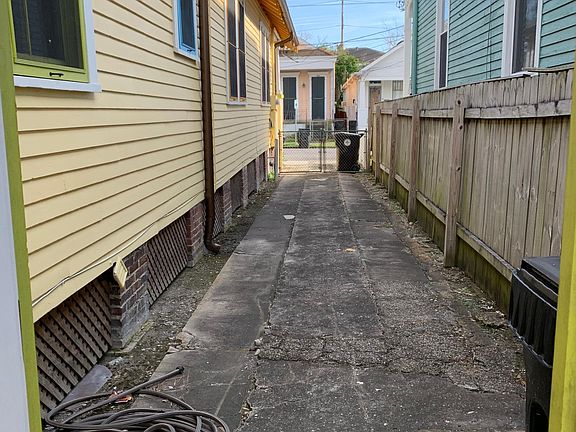 2nd image of 4717 Laurel St