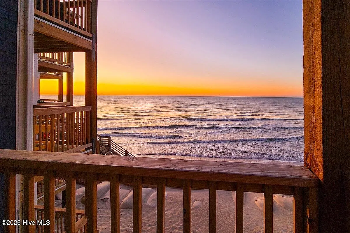 1 bed, 1.0 bath, $1,350 — Photo 2