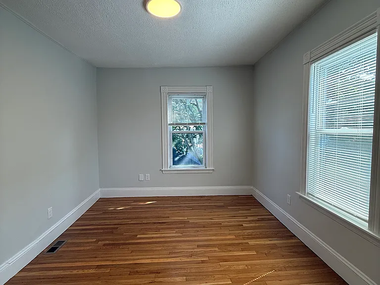 109 Magoun Ave #1 — Photo 17