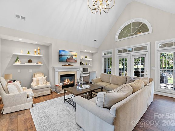 4th image of 2606 Ashbourne Dr