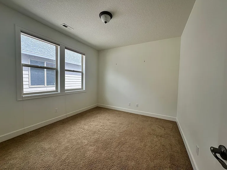 728 SE Bayshore Cir — Photo 11