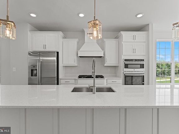 3rd image of 612 Catamaran Way