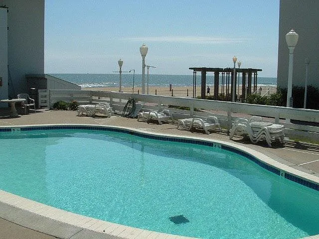 4005 Atlantic Ave — Photo 3