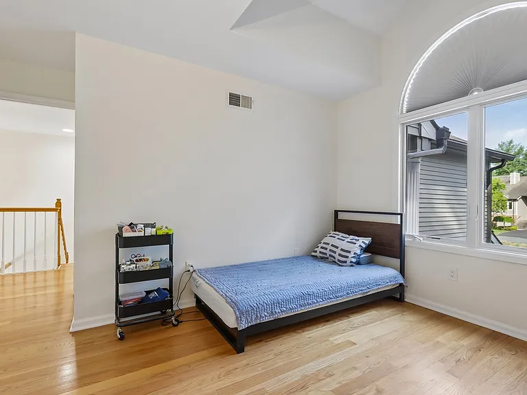 79 Lakeview Dr — Photo 34