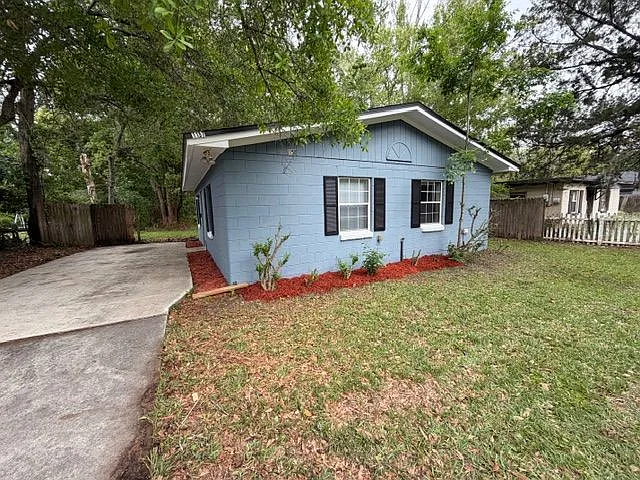 2 bed, 1.0 bath, 950 sqft, $1,395 — Photo 2