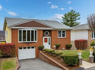 183 Hudson Ter, Yonkers, NY 10701