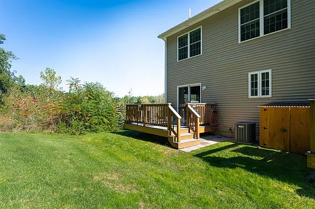 3 bed, 2180 sqft, $3,600 — Photo 2