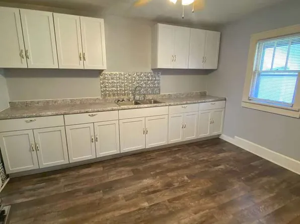 915 Stuart St, Green Bay, WI 54301
