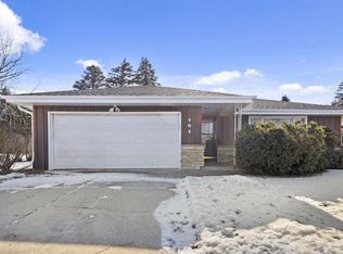 501 Hialeah Dr, Racine, WI 53402