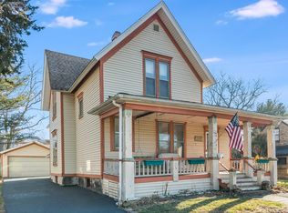 853 Cedar Ave, Elgin, IL 60120