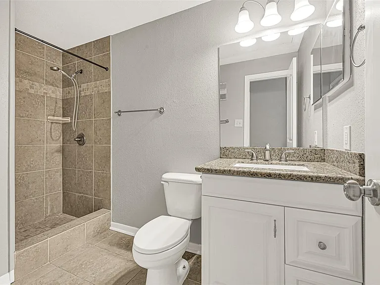 2425 Augusta Dr #29 — Photo 14