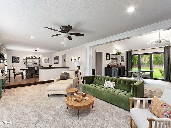 3rd image of 49 Glen Echo Dr