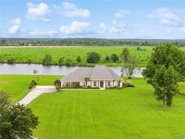 122 Highland Crest Dr, Covington, LA 70435