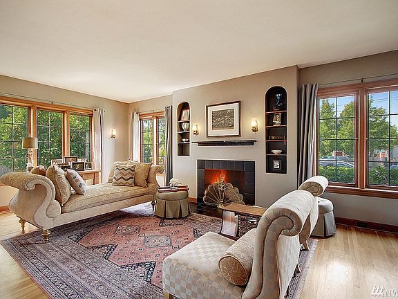 3rd image of 423 Avenue D